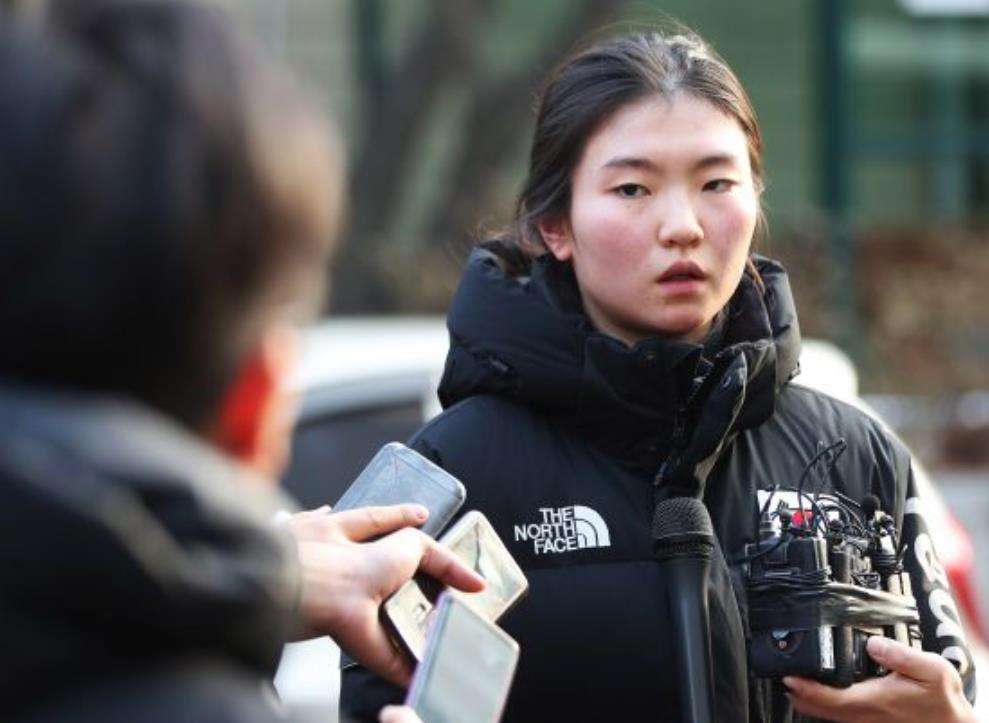 韩国运动员恶意犯规被打,韩国运动员屡次犯规为什么不处罚