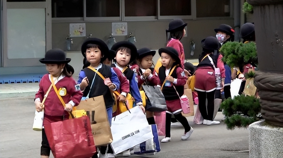 卖房借债、全民*哈梭**，所有人都在“赌”，韩国为何沦为投机天堂？