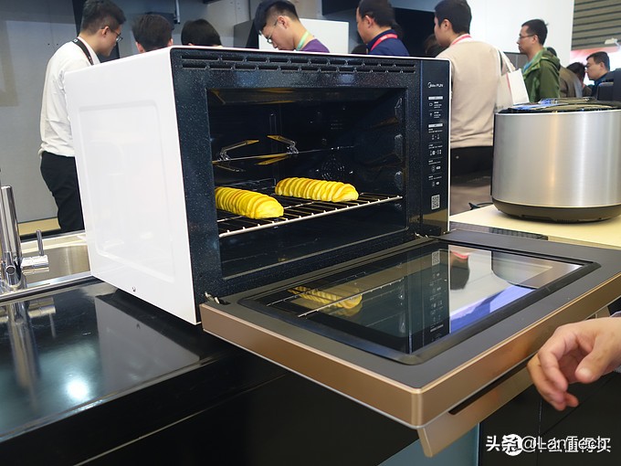 暴走两万步！海量图片带你游览2017年AWE家电展