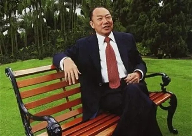 百亿富豪朱树豪：患癌坚持工作，带着氧气瓶看项目，去世留260亿