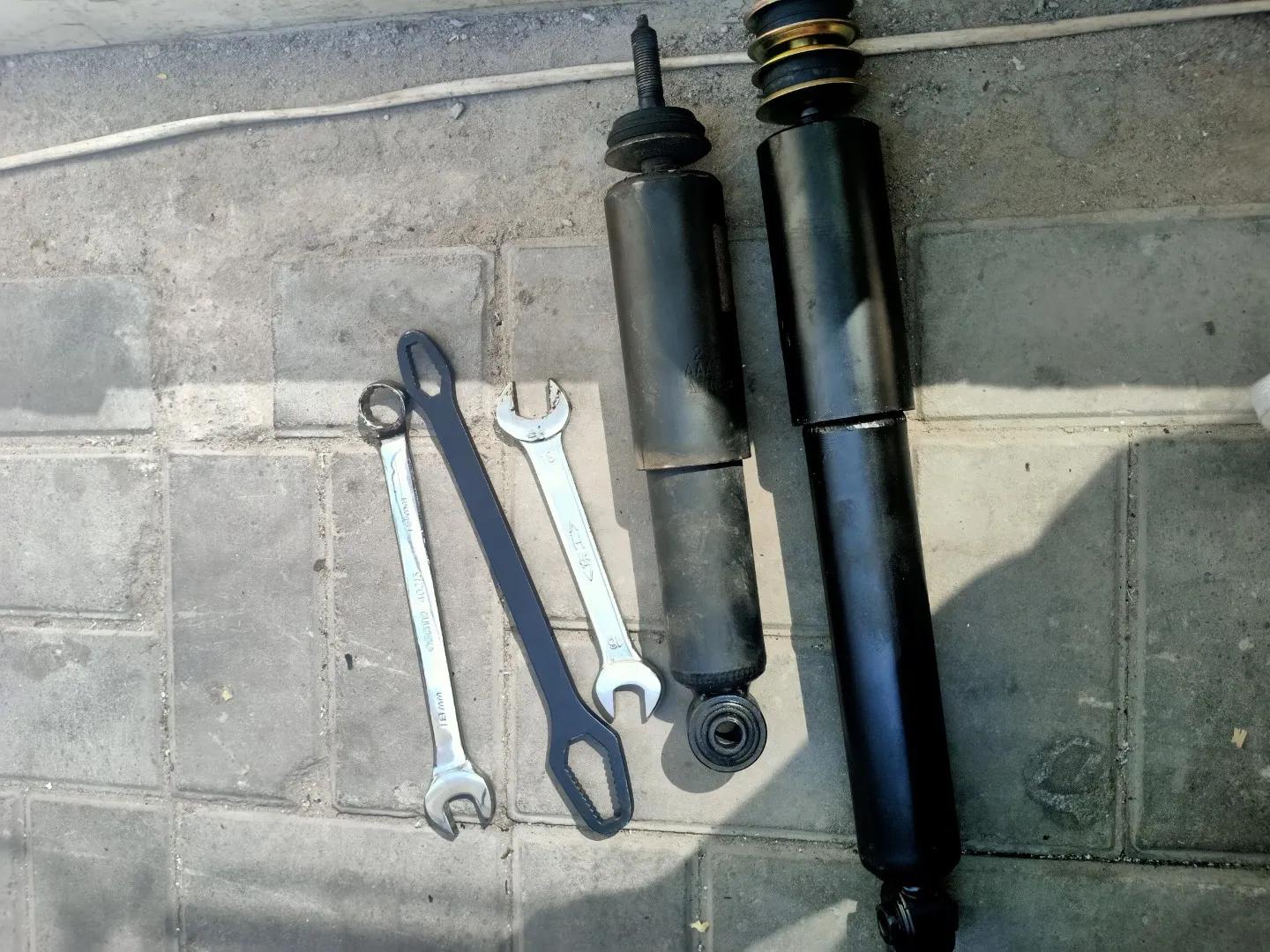 越野车换减震器需要定位吗,自己更换汽车减震器连杆