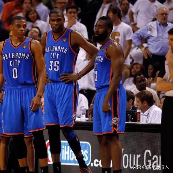 比尔抵达菲尼克斯,球员谈杜兰特正式亮相太阳队