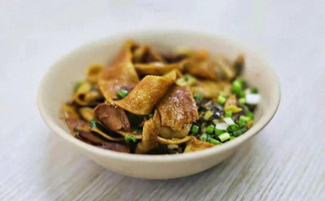 「美食城探秘」：朱一龙新片背后的隐藏美食！