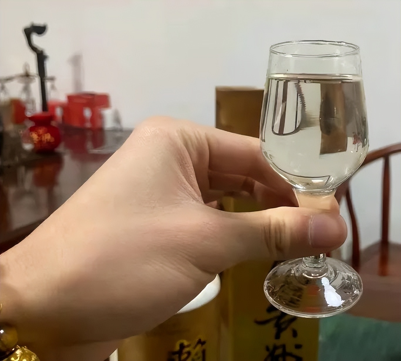 赖茅97香港回归纪念酒1000ml正品,97年香港回归2斤装赖茅价格