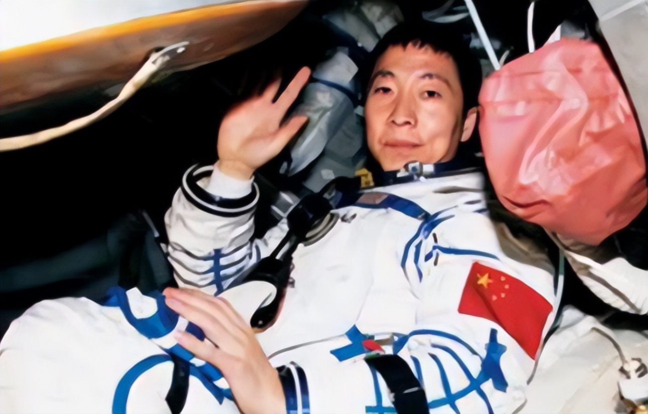 2003年，杨利伟在太空突然听到诡异的“敲门声”，13年后谜底揭开