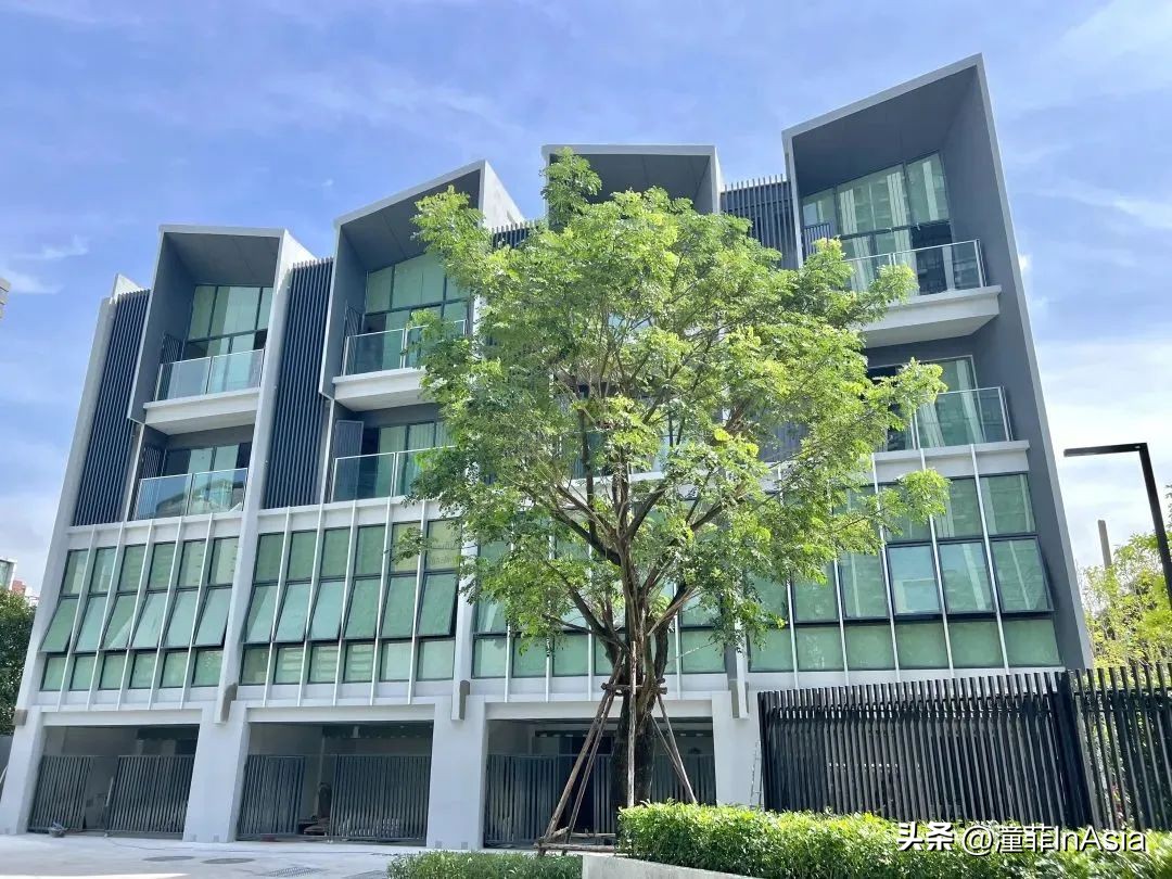 曼谷唯一外国人可直接个人名义购买的永久产权别墅，市中心地铁口