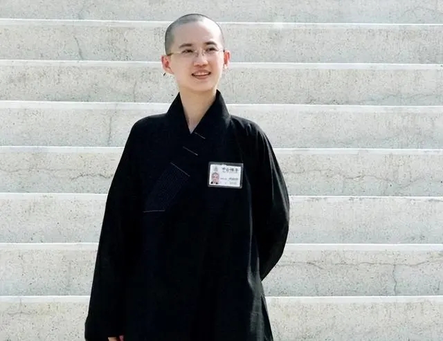 李娜从歌坛一姐到出家为尼,歌手李娜出家为尼的原因是什么