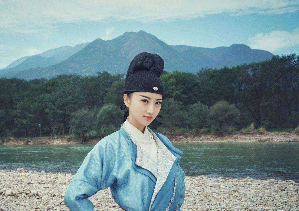 唐朝服饰融入了哪些服装的特点,唐朝各个时期服装的特点