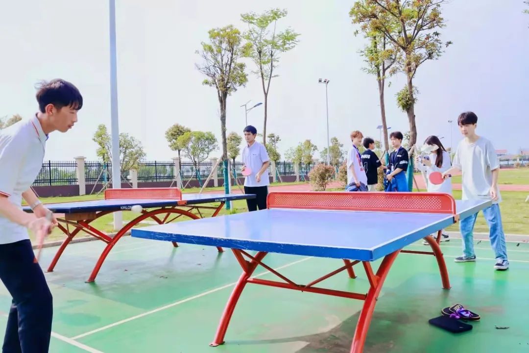 北大青鸟岳阳海纳软件学院女神节,岳阳北大青鸟海纳实训52班