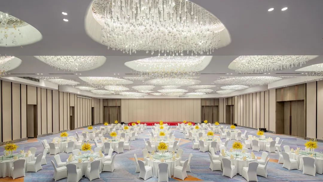 雅安皇冠假日酒店一晚多少钱,雅安市皇冠假日酒店预订