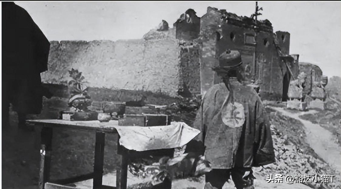 变态的纳粹德国，*光脱**犹太人女人衣服，集体*杀屠**!,2