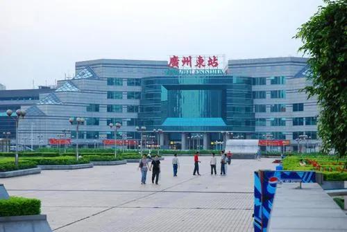 中国唯一一个有东南西北的火车站,中国大陆最南端的火车站