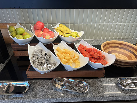 窗含西岭千秋雪成都环球中心雪山,窗含西岭千秋雪魅力成都