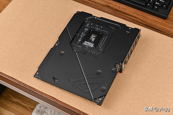 黑金全塔海景房——ROGZ790HERO+4080猛禽+追风者NV7装机展示