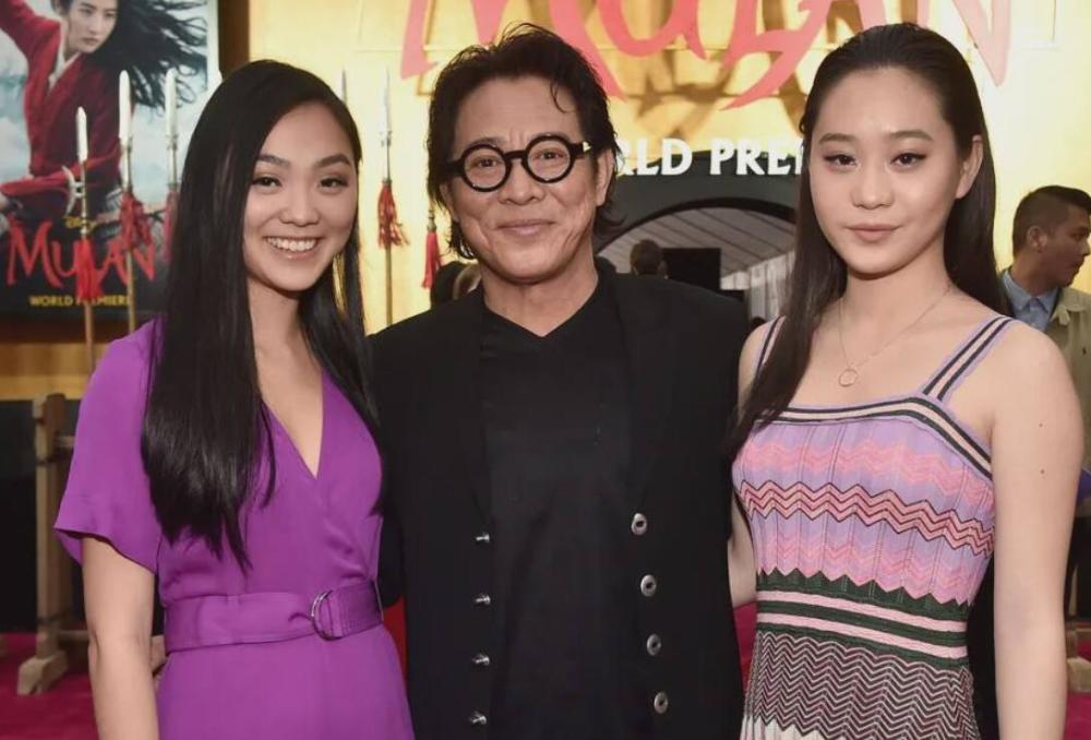 李连杰和黄秋燕利智女儿谁漂亮,黄秋燕女儿和李连杰关系