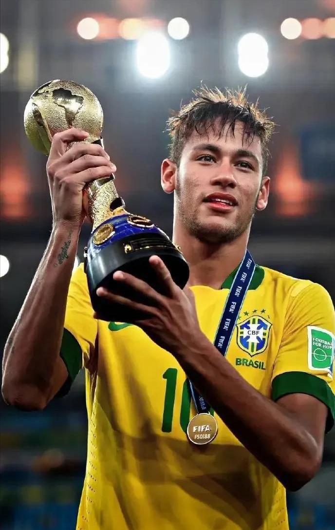 巴西球星内马尔的感情史,内马尔绯闻女友