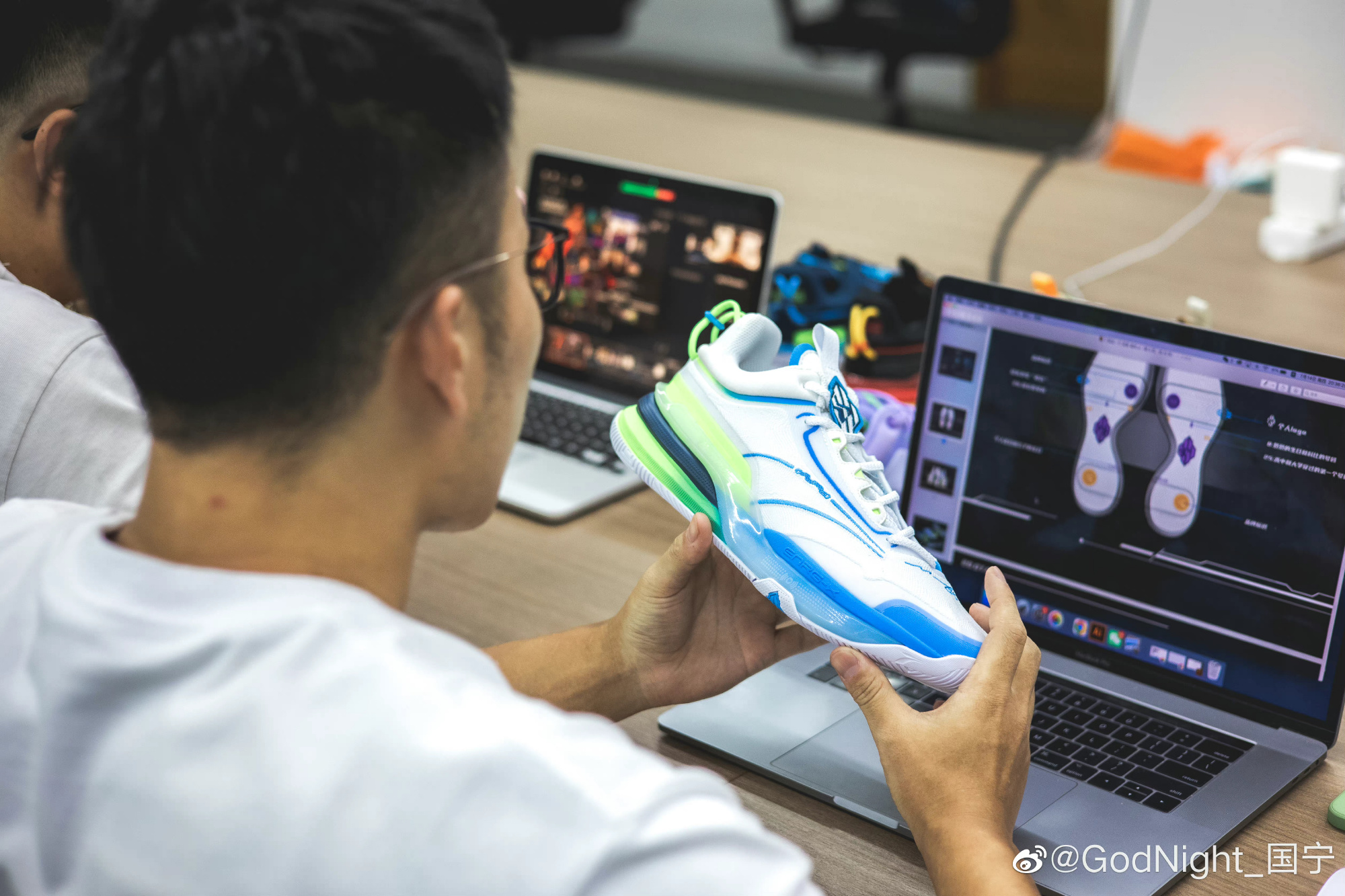 安踏z-up篮球鞋发售,安踏ua3篮球鞋