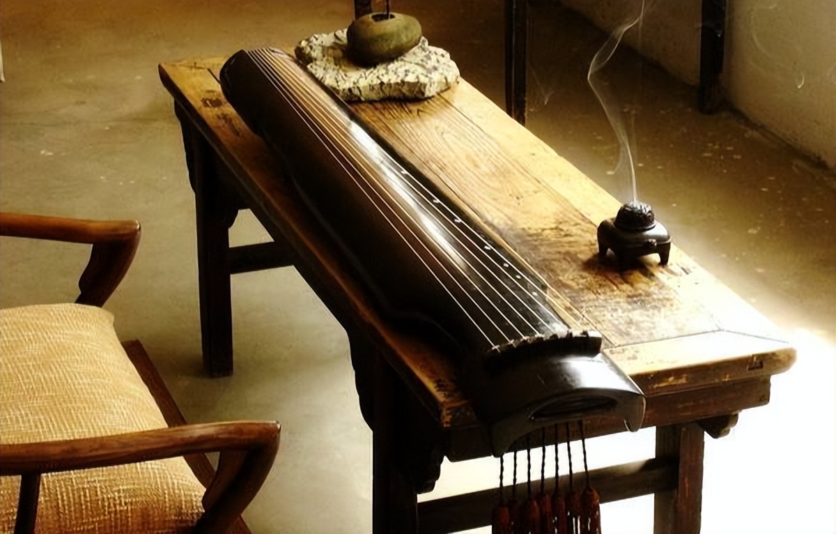 平安时期日本本土卧弹乐器和琴的使用与中国的七弦琴的辨析