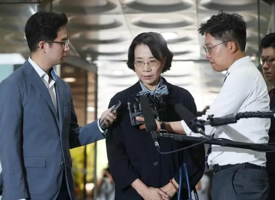 恶魔千金赵显娥虐待佣人,赵显娥家暴丈夫道歉