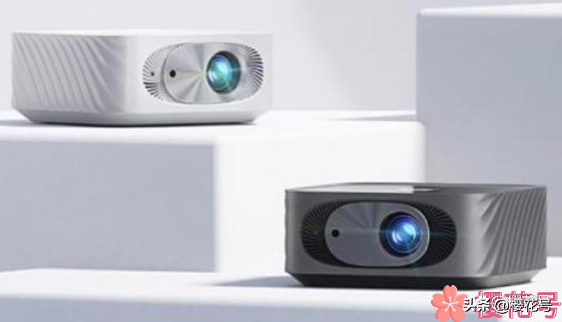 联想小新100,联想小新100p智能投影仪