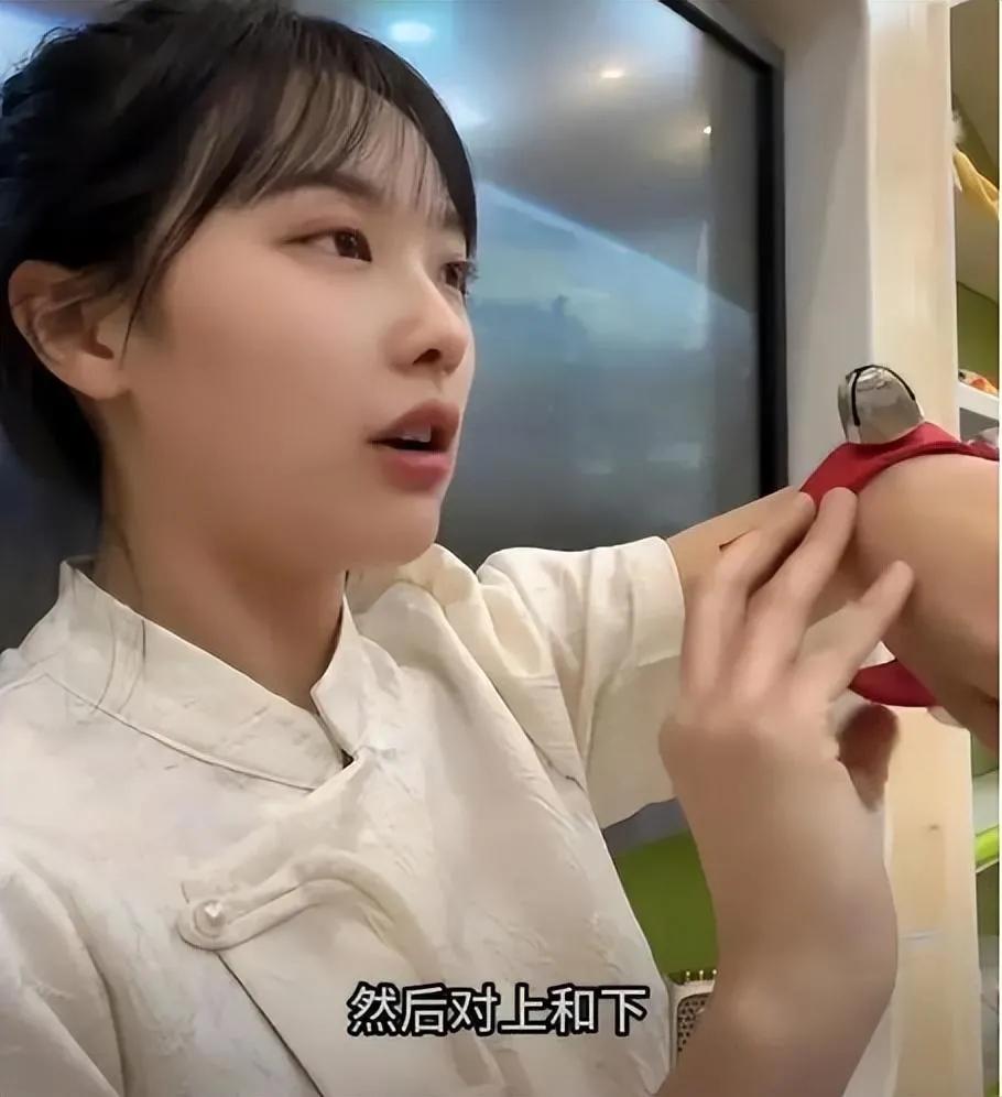 幼师凭挖呀挖呀挖走红黄老师直播,幼师直播赚两百万