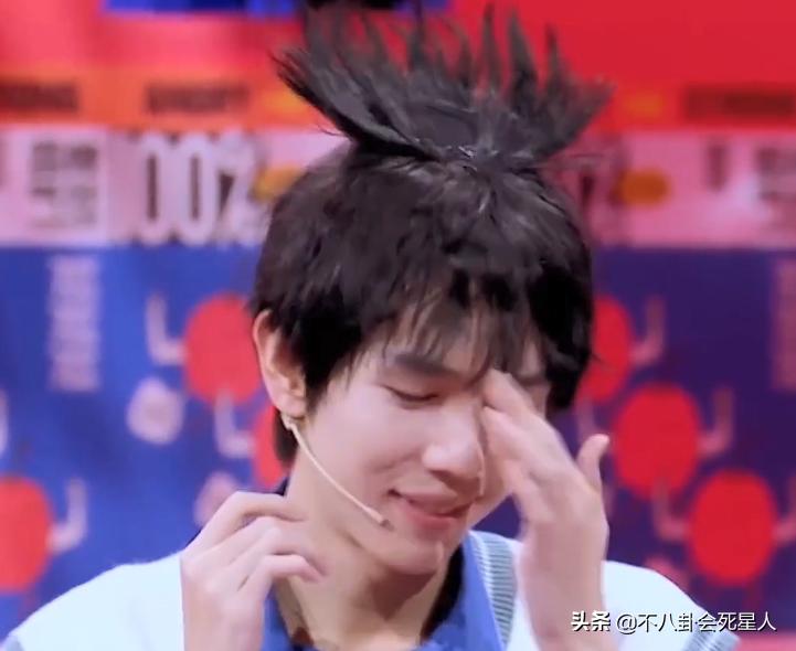 刘晓庆戴头套,刘晓庆戴假发吗