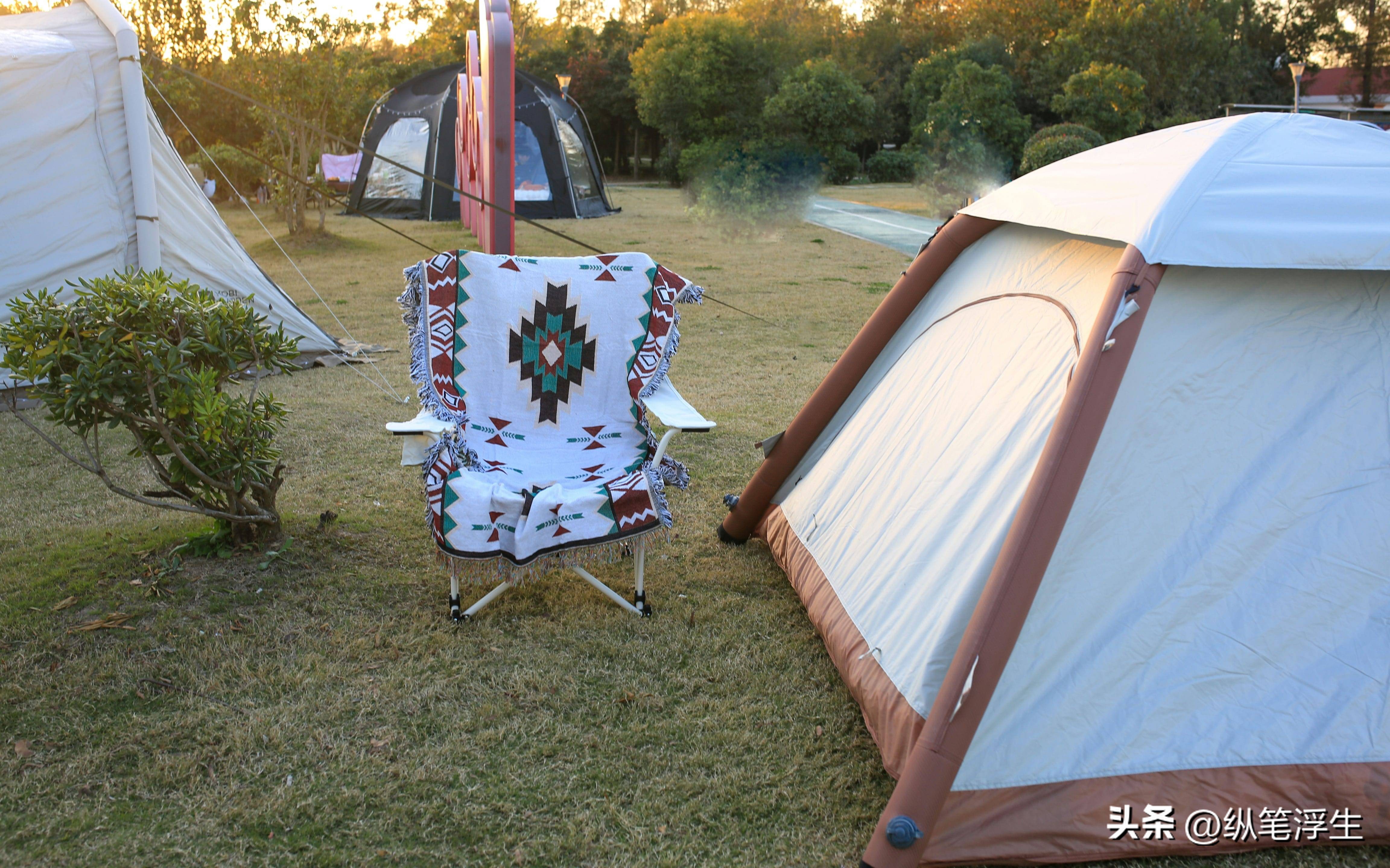 户外露营睡垫选蛋巢还是气垫,户外露营过夜买多厚的睡垫合适