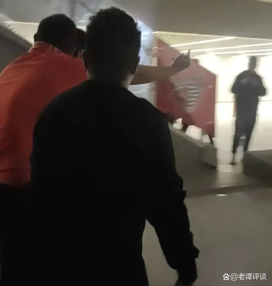 流氓就是流氓，别拿足球为自己的怯懦壮胆