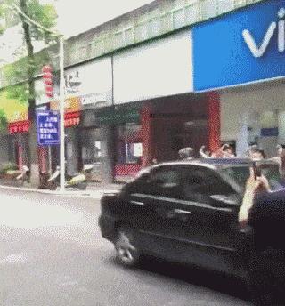 出差住宾馆给老婆发照片,老婆出差酒店给我发照片