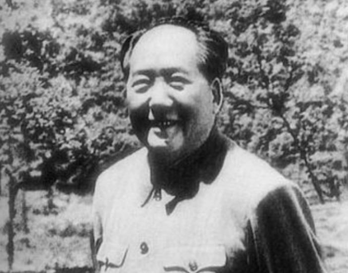 1952年毛主席视察山东，得知黄祖炎墓地所在，主席：我要去看看他