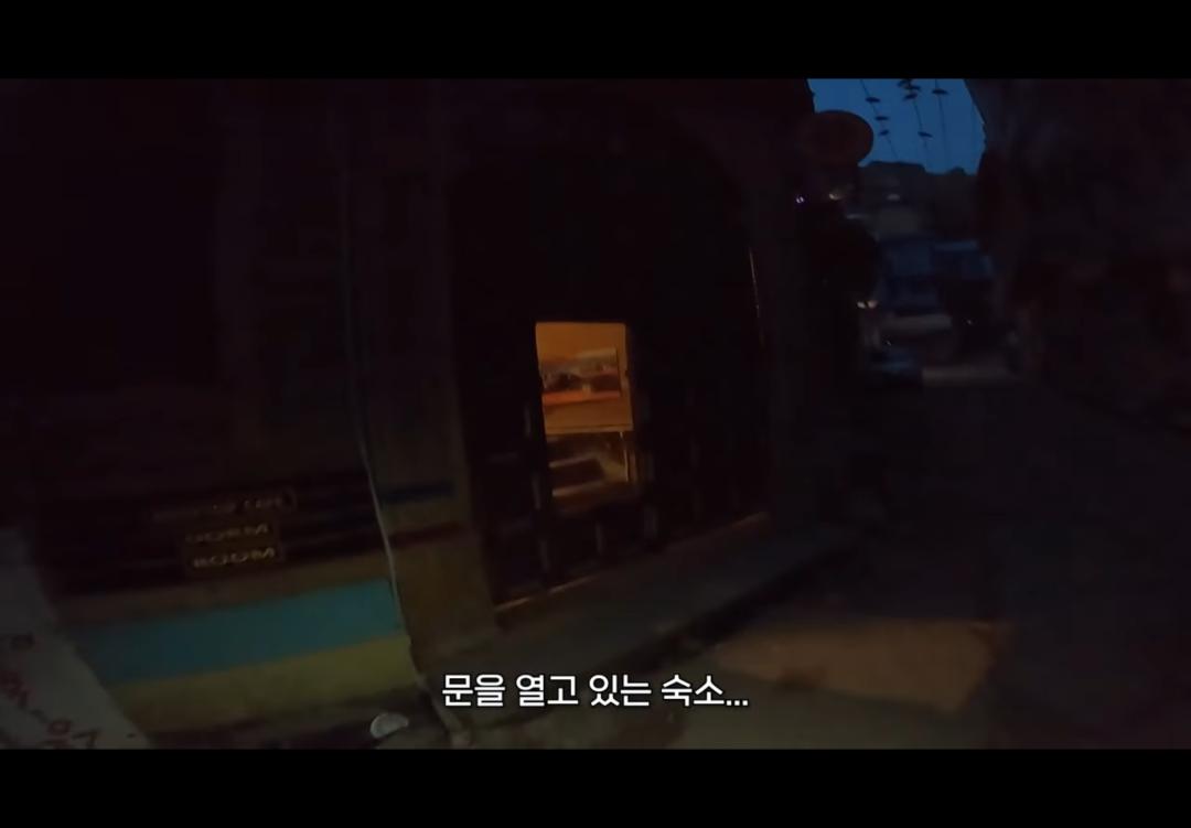 韩国女游客在印度遭男子尾随,韩国女生在印度旅游被跟踪