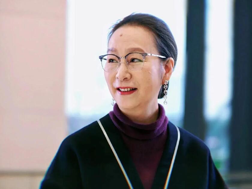 最佳女演员金鸡奖颁奖词,刘晓庆奚美娟金鸡影后