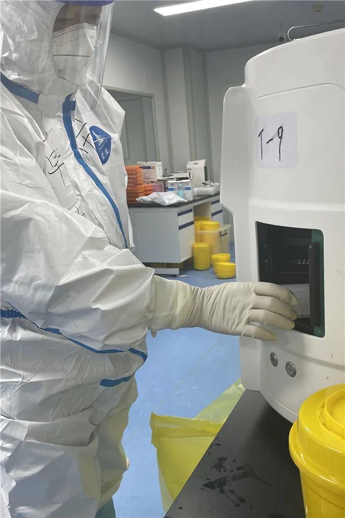 用“火眼金睛”守护平安防线——郑州市二院检验科主任韩根良