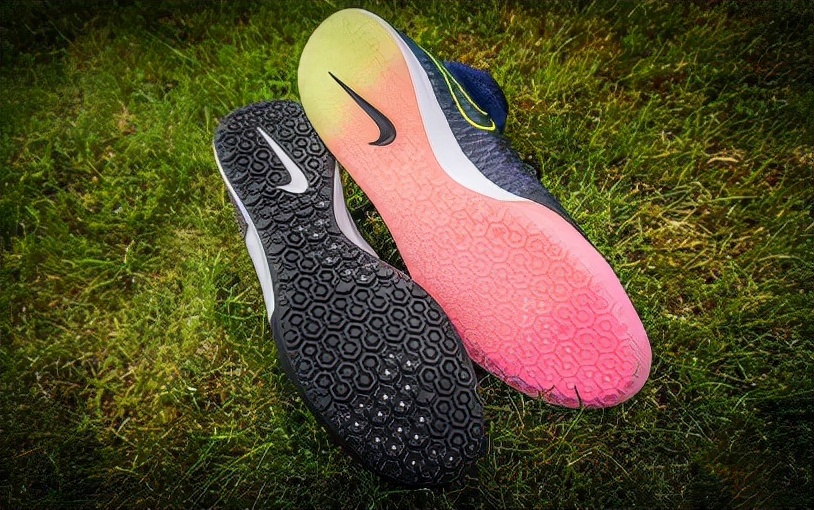 选啥品牌足球鞋,足球鞋推荐200以内如何选择足球鞋