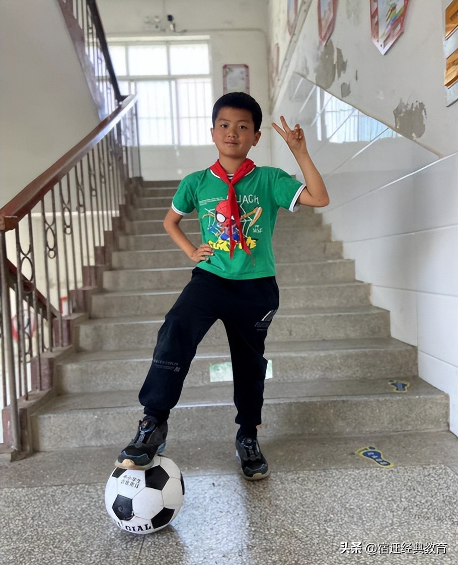 展少年风采构建和谐校园,展少年风采构建美好校园