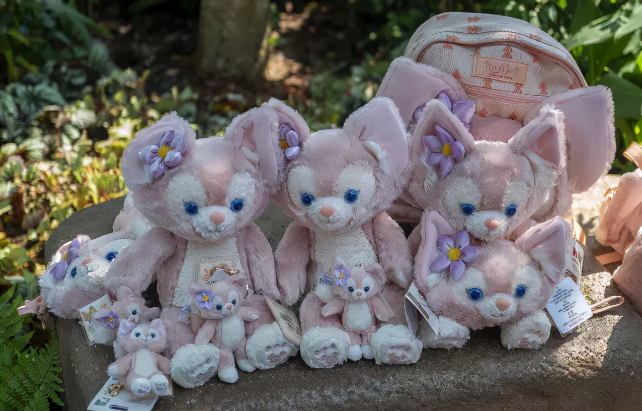 玲娜贝儿为什么要拿一个放大镜,玲娜贝儿流量