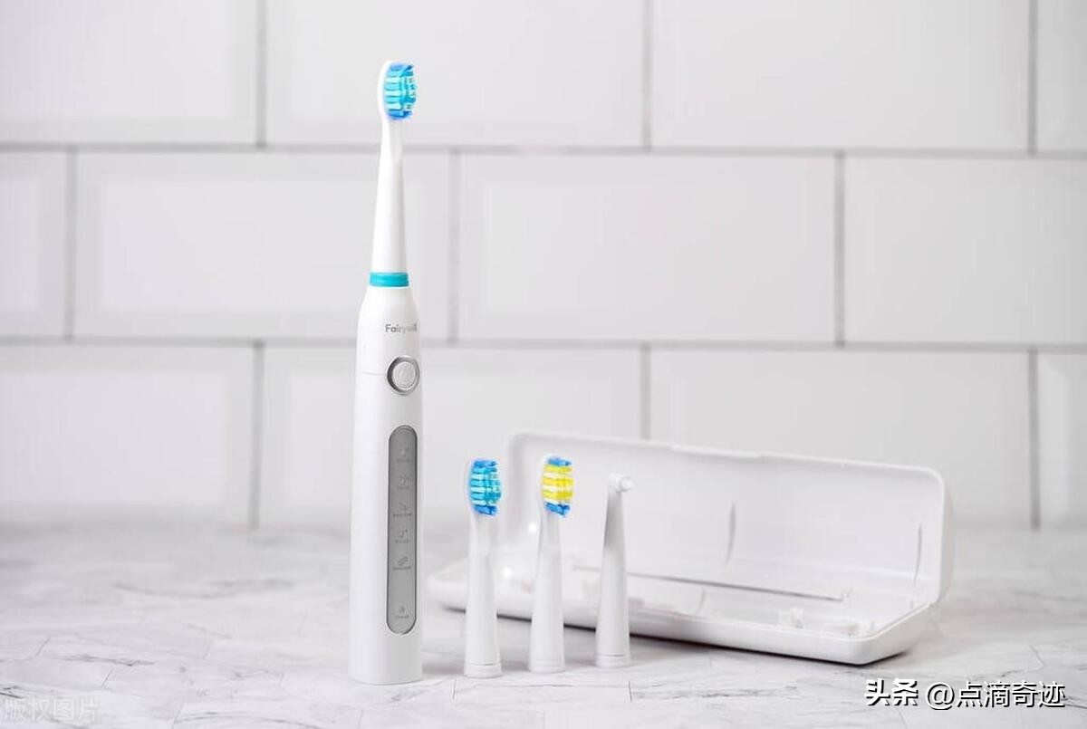 电动牙刷刷牙的正确方法视频教程,使用牙刷的注意事项