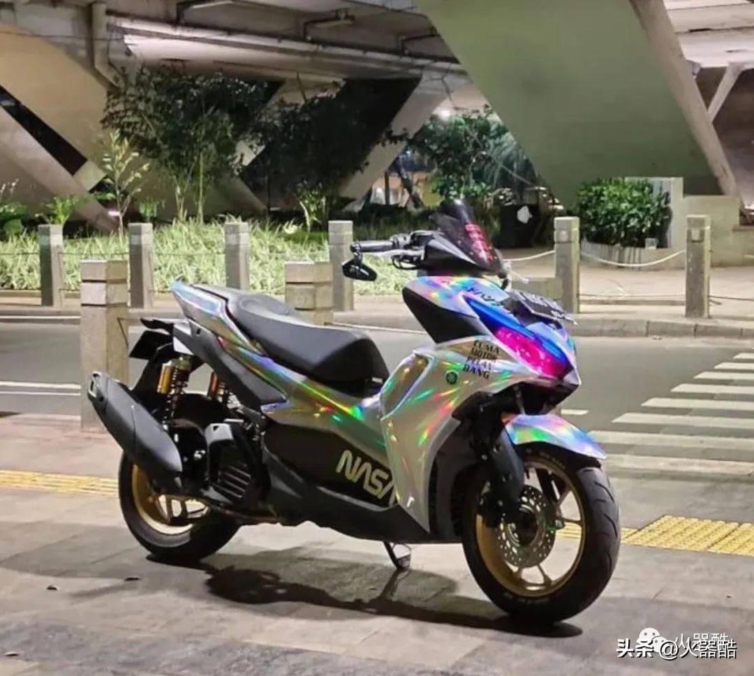 雅马哈nvx155帅气视频,aerox155与nvx155哪个好