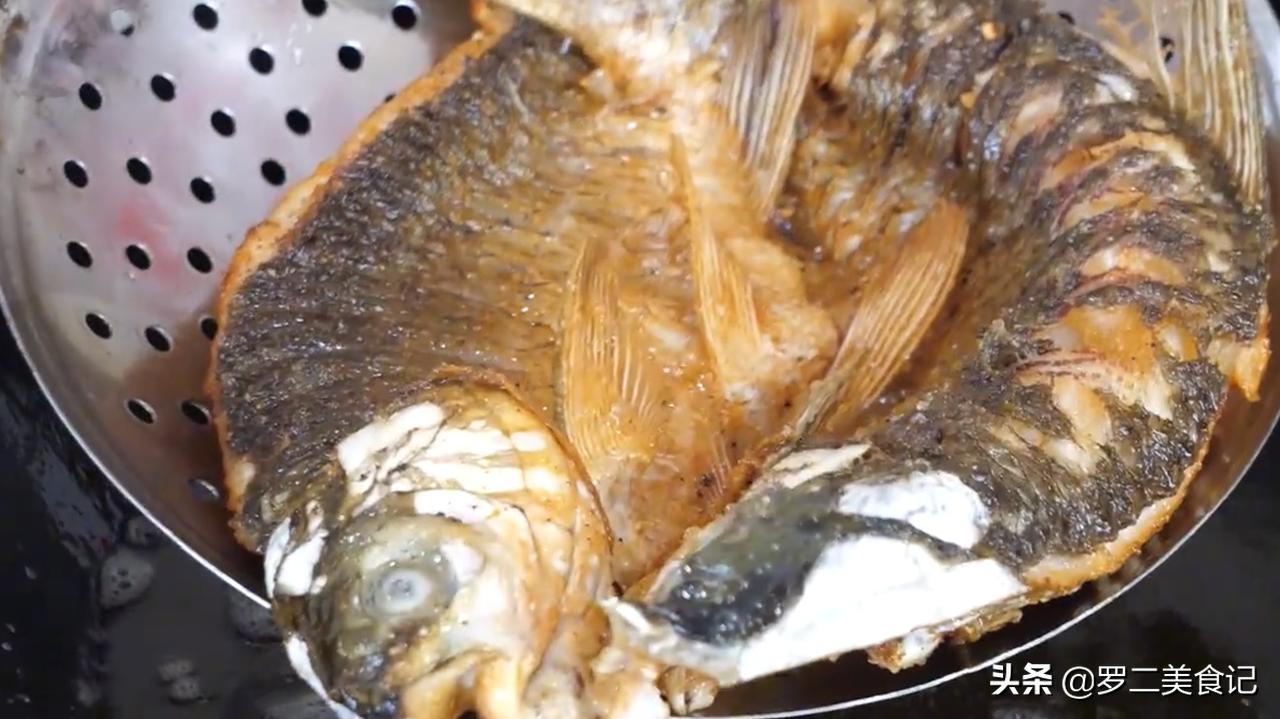 自己用锅怎么做烤鱼才好吃,在家用锅怎么做烤鱼简单又好吃
