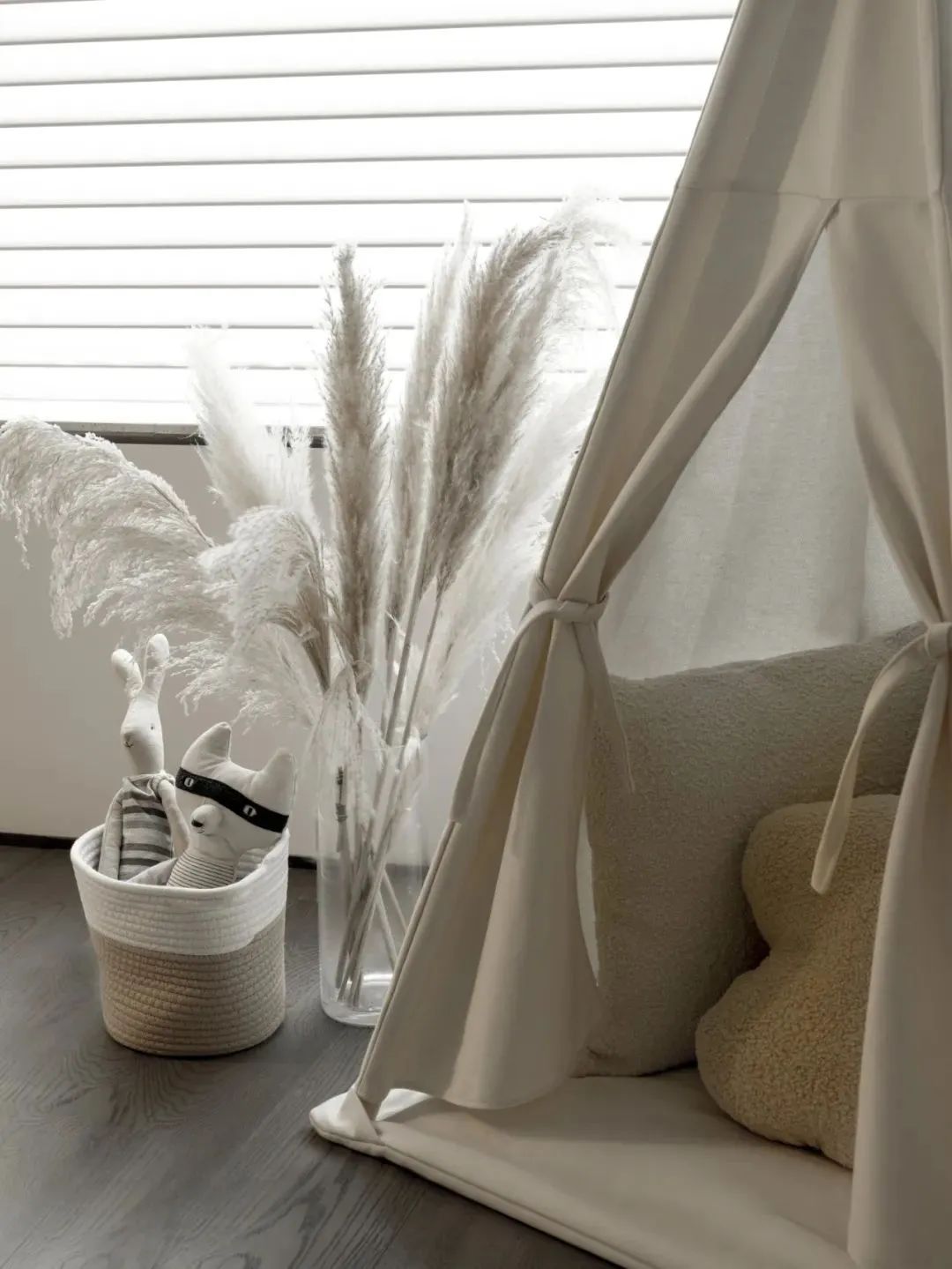 意式极简叠墅轻奢高级感,现代极简主义叠墅