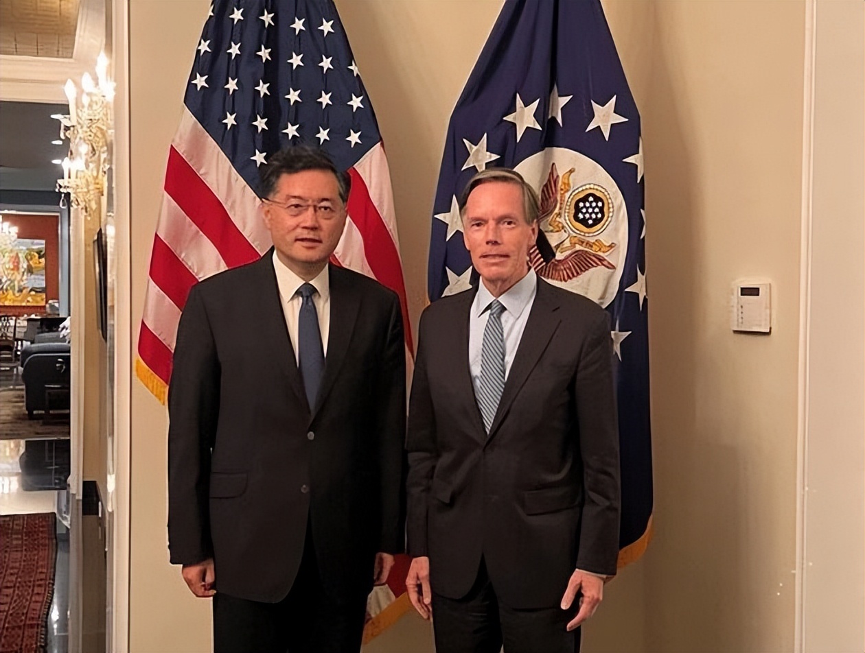 我外长会见美驻华大使后，美国趁热打铁，再次提出布林肯访华请求