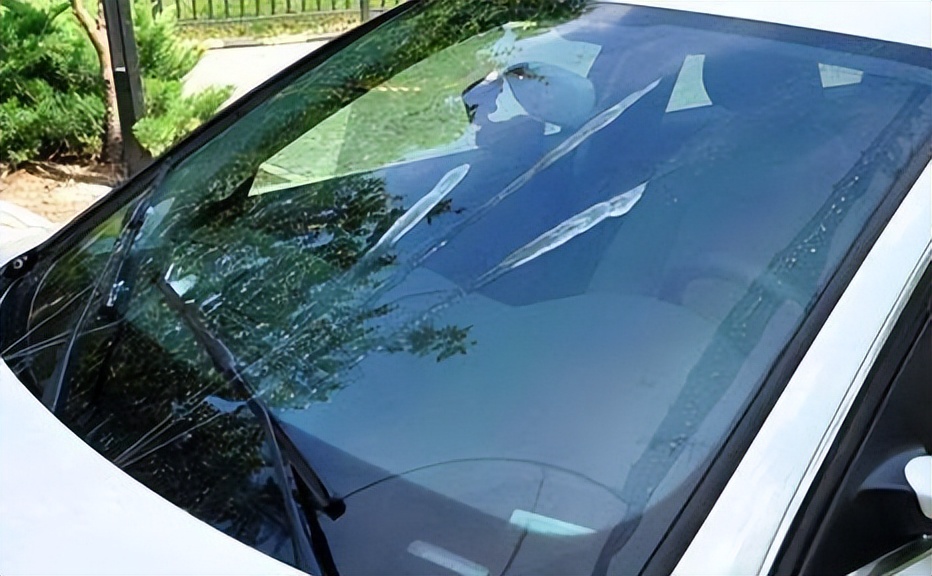 车子贴膜年检为什么要撕,汽车贴膜后审车能过吗