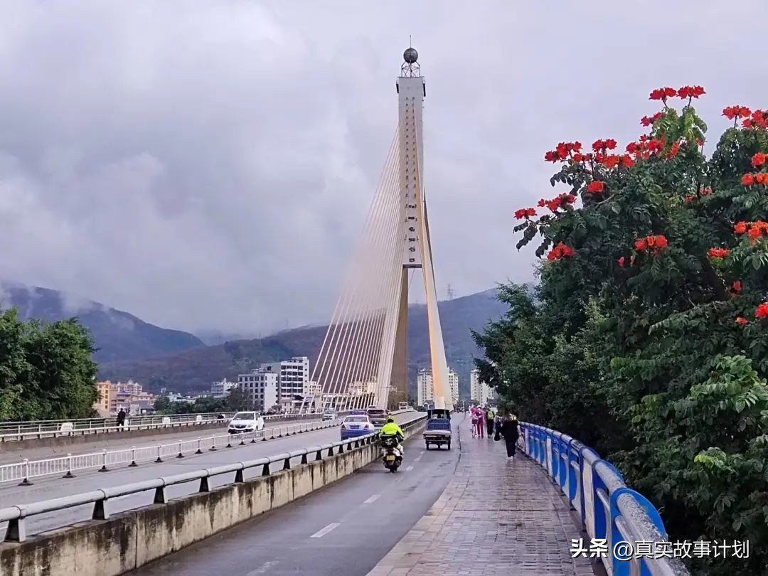 西双版纳湖边东北人,东北人想去西双版纳