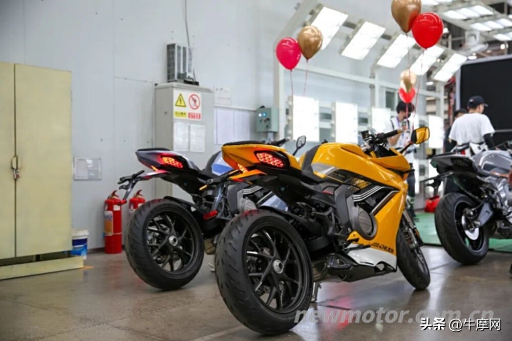 杰迪k750摩托车仿赛试驾,国内最大仿赛车型杰迪visionk750