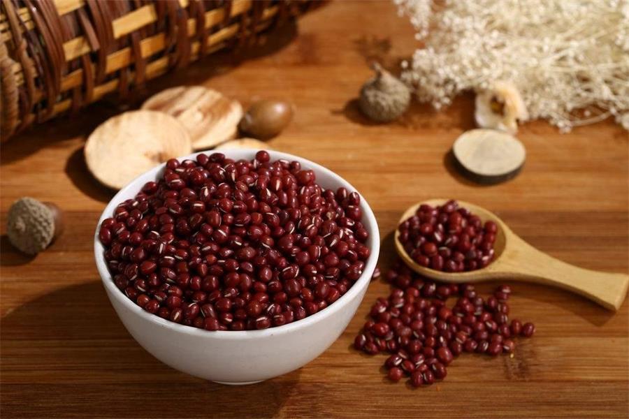 女人不想被妇科病“纠缠”,4种食物不妨常吃,对排毒抑菌有帮助