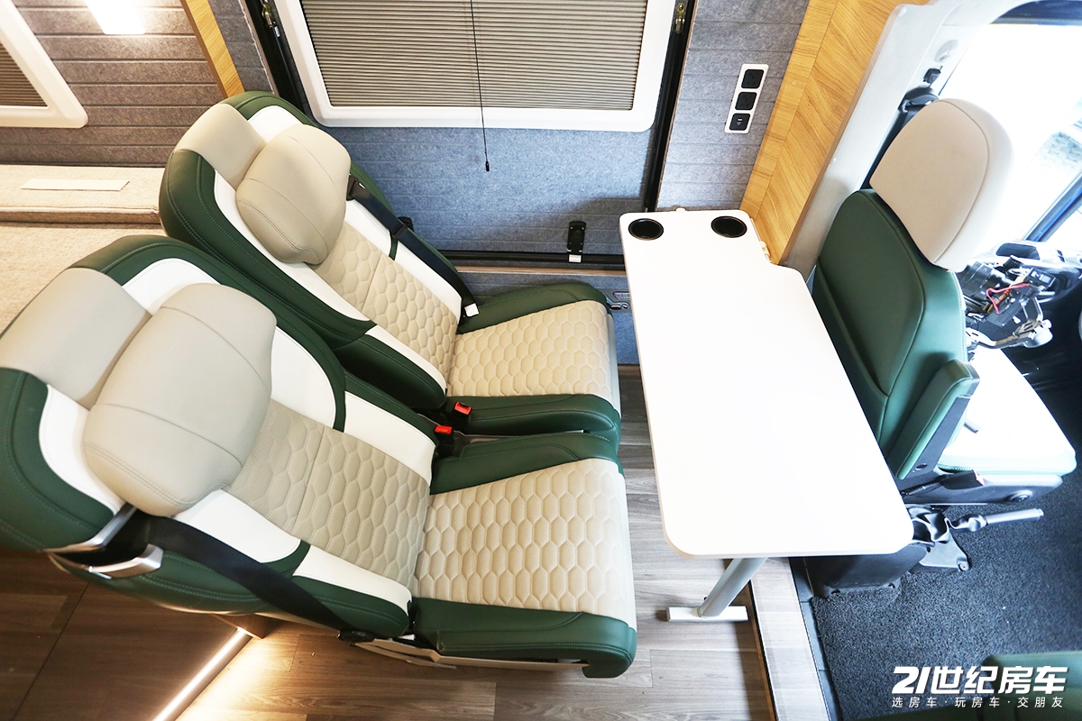 戴德房车urv2023款高配版,戴德云游C型大额头房车