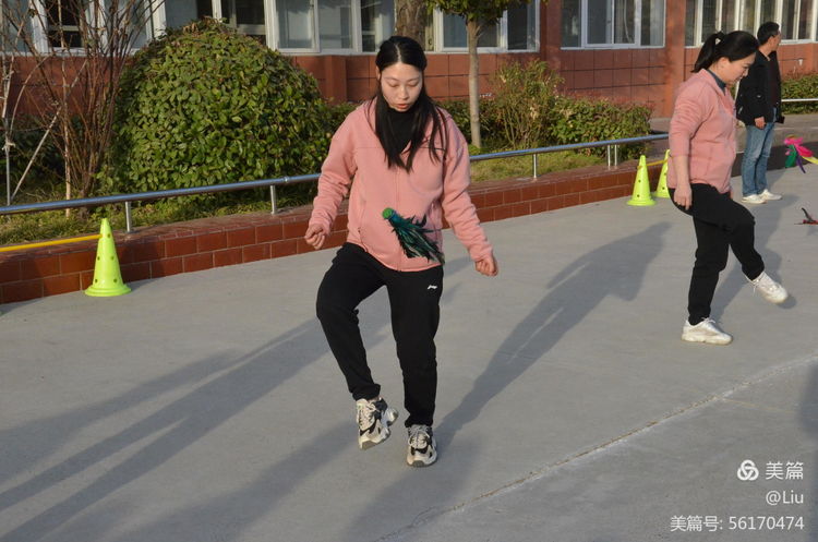 小学三八妇女节教师主题活动方案,夏理逊小学联欢会