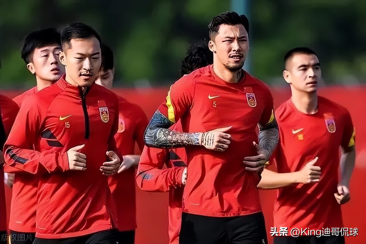 烂透了！就是这些人，把中国足球搞得乌烟瘴气！赶紧滚