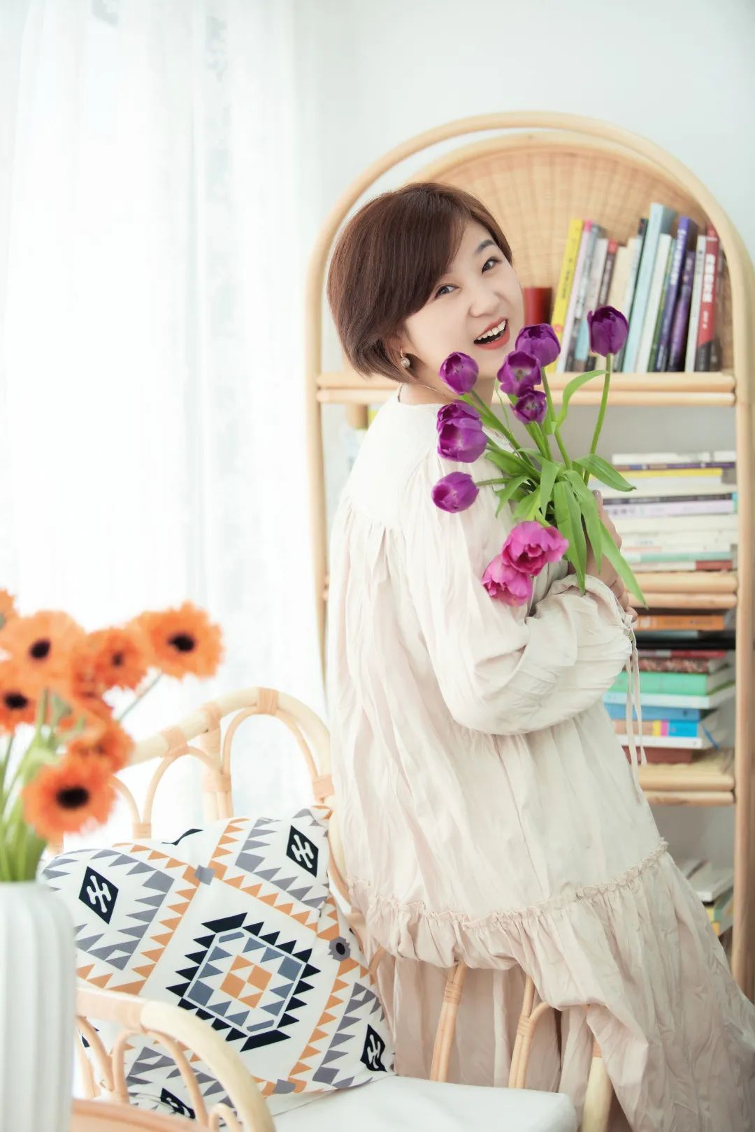 她是3个孩子的妈妈英语翻译,她是三个孩子的妈妈