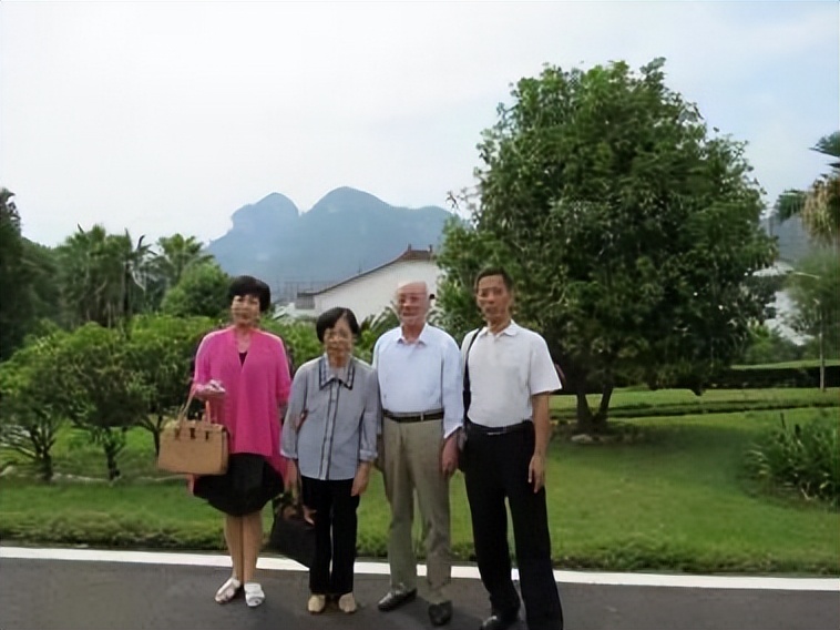 铁 路 情 缘 作者：铁二代 卢州